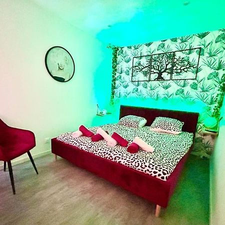 La Foret Enchantee, Centre Ville Pont-Sur-Yonne Exterior foto